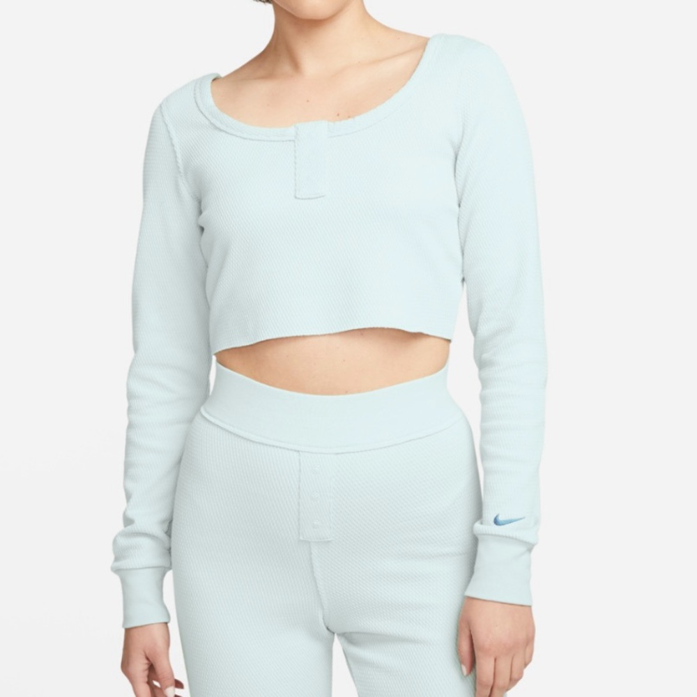 NIKE | NWT Athletic Everyday Modern Long-sleeve Crop Top Light Blue | XL